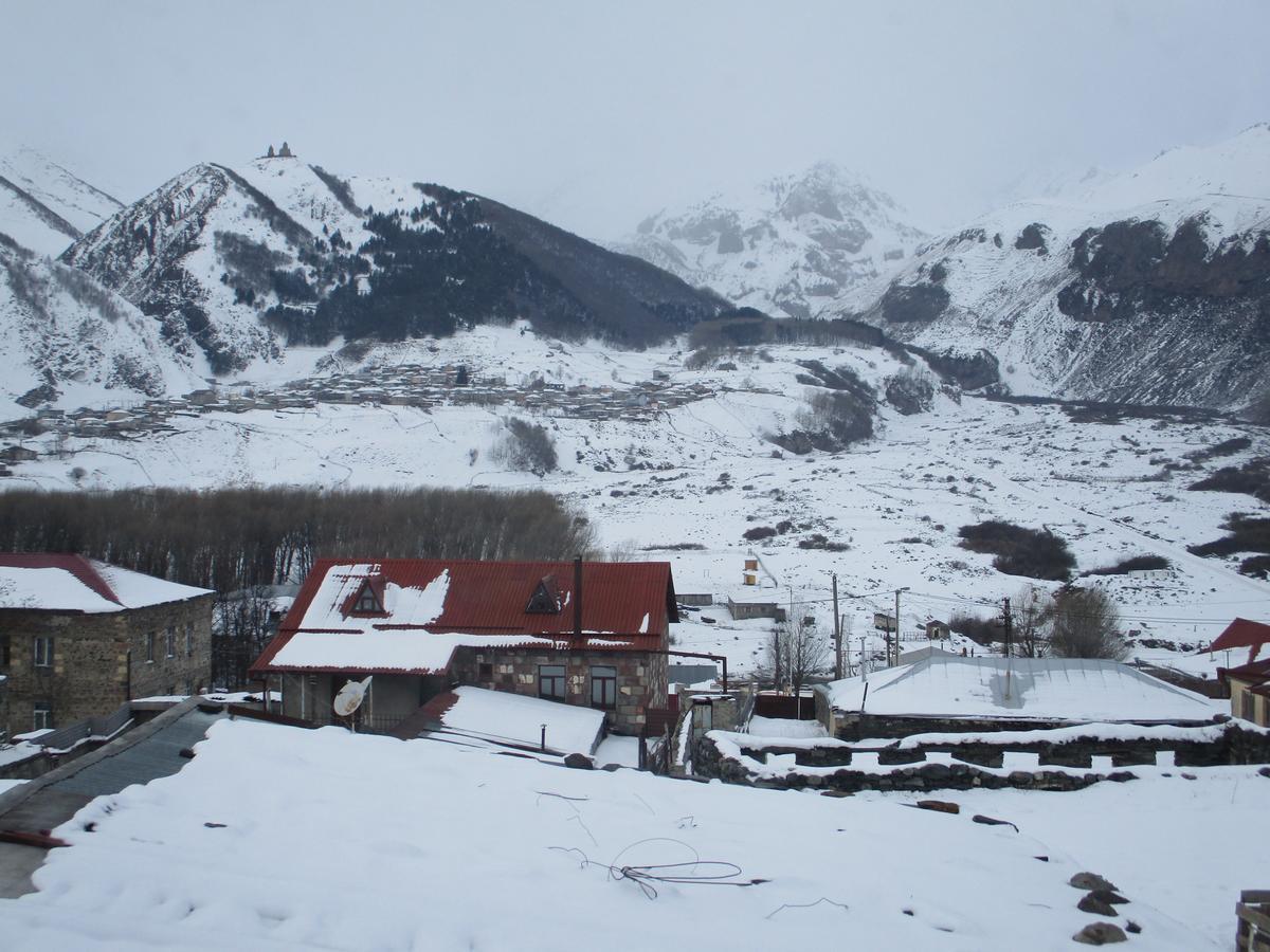 The White House Hotell Kazbegi Exteriör bild